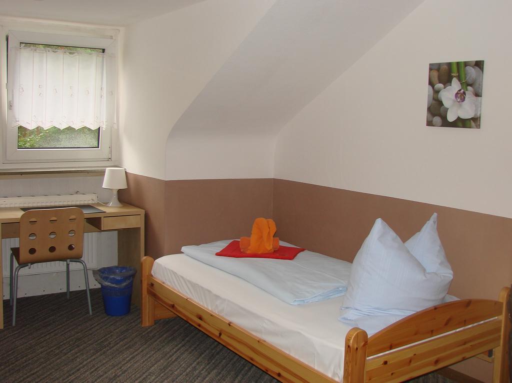 Gaestehaus Am Heuss-Platz Erlangen Room photo